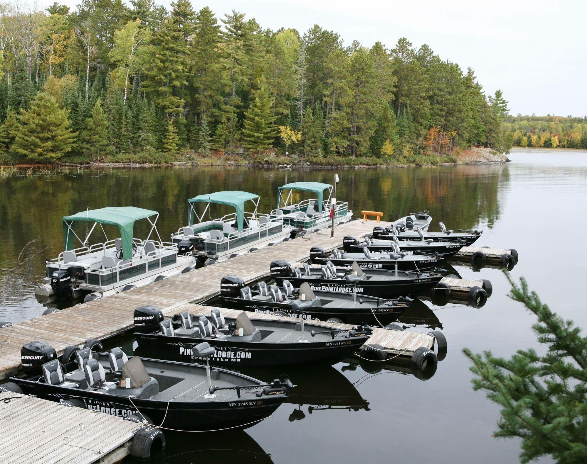 Pine Point Lodge Resort & Motel Crane Lake Eksteriør bilde
