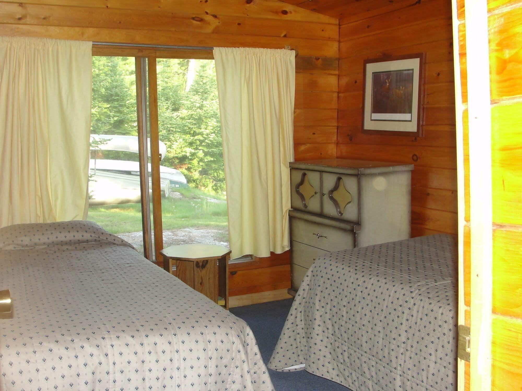 Pine Point Lodge Resort & Motel Crane Lake Eksteriør bilde